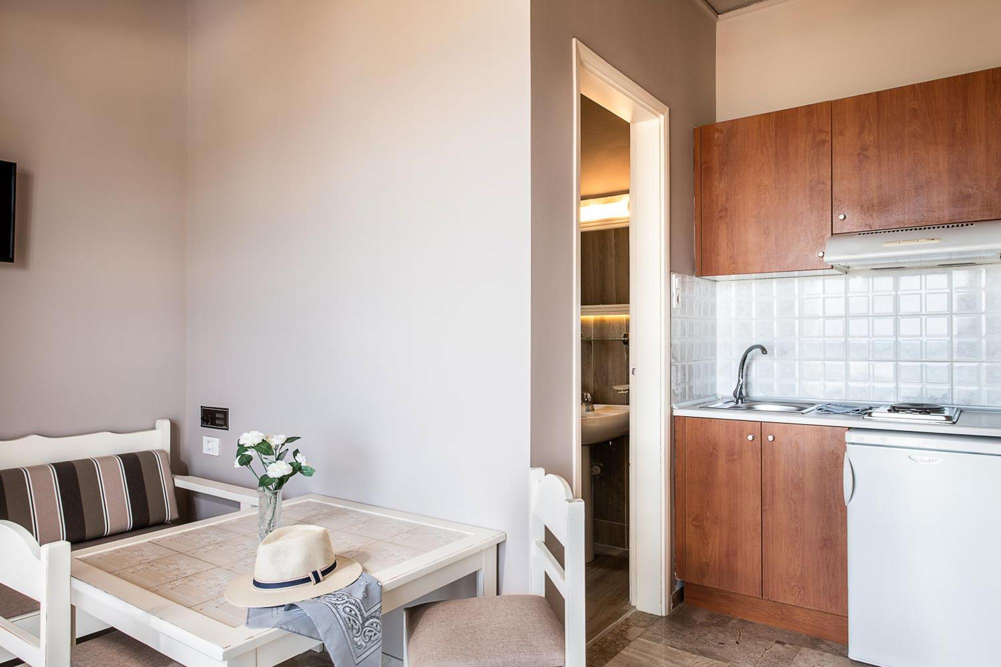 Lia Beachfront Apartments Stalos Exterior photo